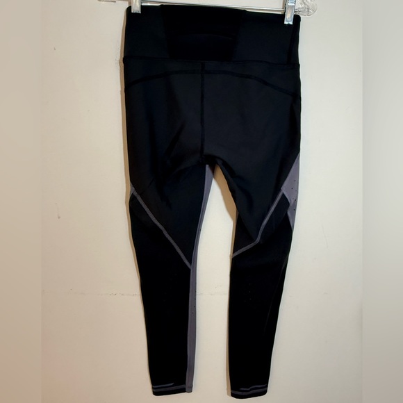 Athleta Pants - Athleta black & gray leggings vented cutouts SZ SM